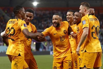 پایان : هلند 3-1 آمریکا ; لاله های نارنجی به 1/4 نهایی رسیدند !