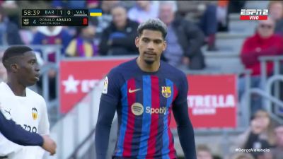 ویدیو: اخراج رونالد آرائوخو مقابل والنسیا
