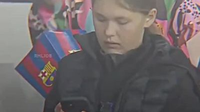 ویدیو: واکنش هوادار بارسلونا به حواشی بازی با اوساسونا