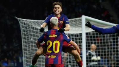 پایان: اسپانیول 0-2 بارسلونا; خوان گارسیا تیم سابقش را تنبیه کرد!